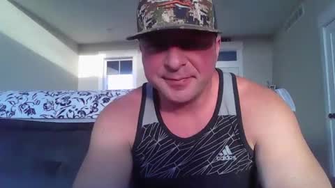 Snapshot of millertimenow34 chatting on February 27, 2026, 10:54 pm millertime feet bigcock hairy straight muscles online show from February 27, 2026, 10:54 pm