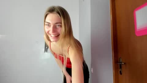 millie_lacroix online show from March 14, 2026, 1:49 pm