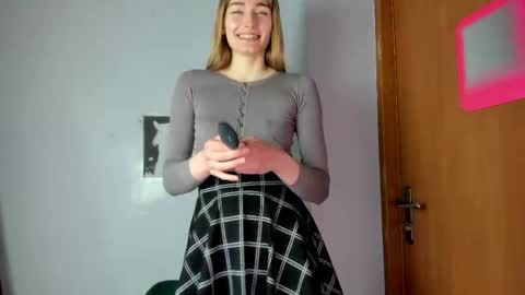 millie_lacroix online show from April 20, 2026, 11:46 am