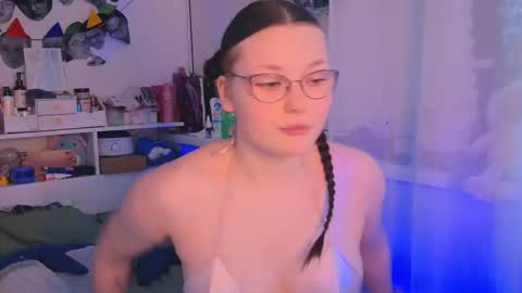 Millie online show from November 21, 2025, 7:51 am