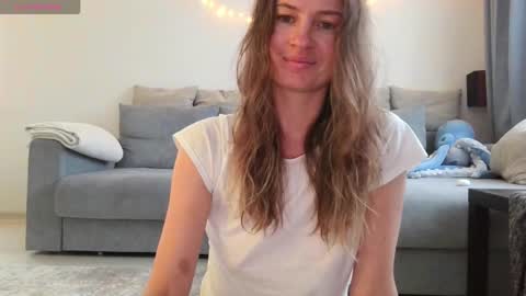 Snapshot of milly_browski chatting on October 10, 2025, 1:54 pm milly_browski online show from October 10, 2025, 1:54 pm