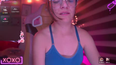 Snapshot of milly_kenner chatting on January 29, 2025, 1:05 am MILLY online show from January 29, 2025, 1:05 am