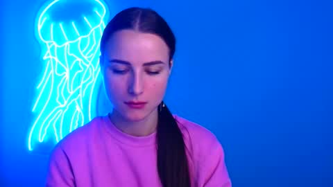 Milly online show from September 17, 2025, 5:53 am