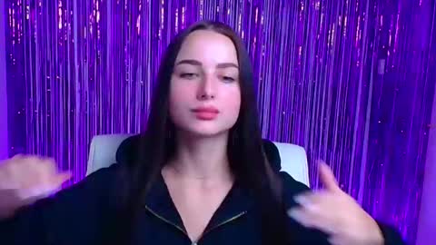 Milly online show from September 18, 2025, 5:53 am