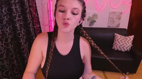 millysandlerr online show from March 5, 2026, 3:19 pm