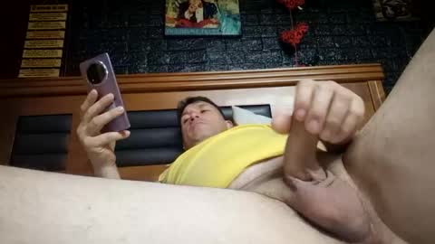 milo8223 online show from April 16, 2026, 6:25 am