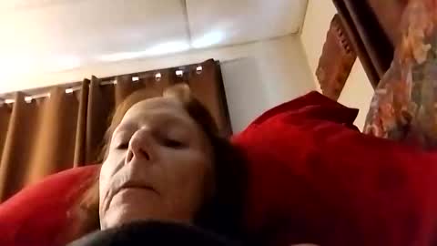 miloanj online show from November 9, 2025, 6:39 pm