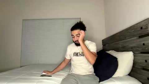 MilahMilosh online show from October 19, 2025, 3:29 am