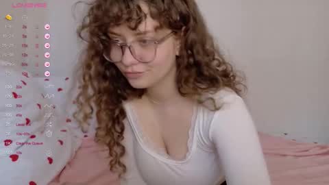 Snapshot of milounee chatting on February 21, 2026, 10:38 am milounee online show from February 21, 2026, 10:38 am