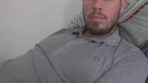 milowww1601 online show from October 15, 2025, 1:33 pm