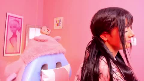 milu_carbajal_x online show from April 15, 2026, 4:08 am