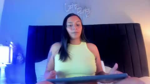 Snapshot of milu_dh chatting on July 15, 2026, 5:12 am milu_dh online show from July 15, 2026, 5:12 am