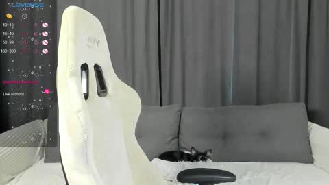 Milena and Jasper online show from December 20, 2025, 10:11 am