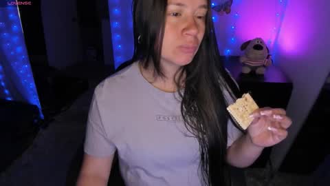 Mily  online show from September 16, 2025, 9:21 am