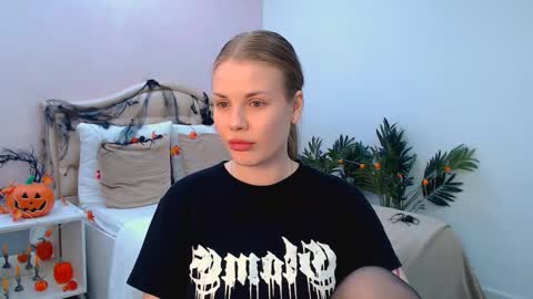 Kelly online show from October 30, 2025, 1:12 pm