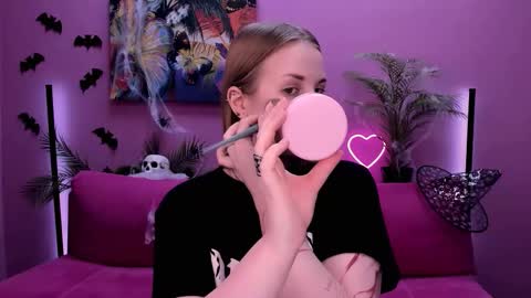 Kelly online show from November 12, 2025, 6:36 am