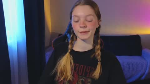 Snapshot of mimichelle chatting on January 14, 2025, 11:42 am mimichelle online show from January 14, 2025, 11:42 am