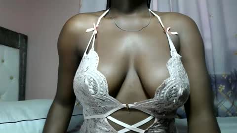 Snapshot of mimiebony chatting on May 10, 2026, 6:40 am mimiebony online show from May 10, 2026, 6:40 am