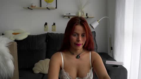 Mimi online show from November 2, 2025, 8:22 pm