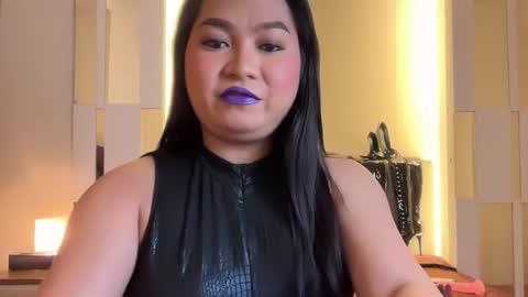 Queen Mimi online show from October 8, 2025, 7:33 pm