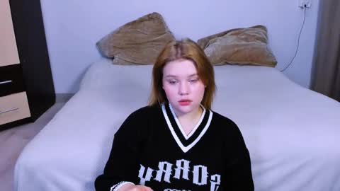 hi Im Mina  online show from October 4, 2025, 11:08 am