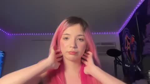 Mina online show from May 11, 2026, 1:22 am
