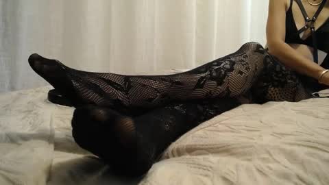 mindyourmanners_ online show from October 10, 2025, 2:32 am