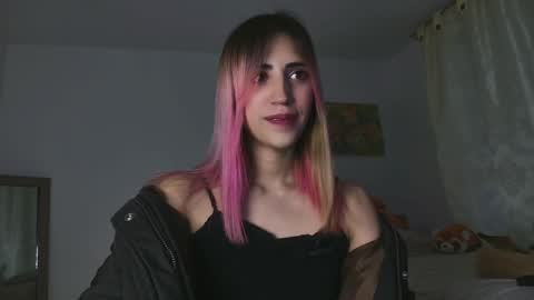 Snapshot of minefoxy2 chatting on March 7, 2025, 10:56 am Amber online show from March 7, 2025, 10:56 am