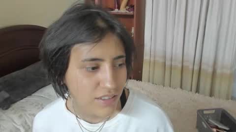 Snapshot of minefoxy2 chatting on January 13, 2026, 1:44 am Amber online show from January 13, 2026, 1:44 am