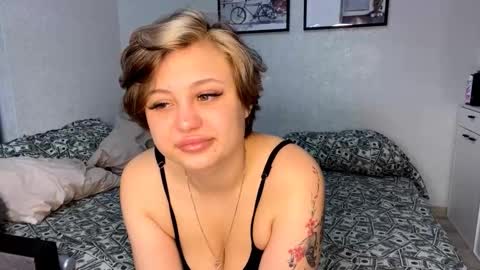 Snapshot of mingjorgenson chatting on October 14, 2025, 5:14 pm Luna Moon online show from October 14, 2025, 5:14 pm