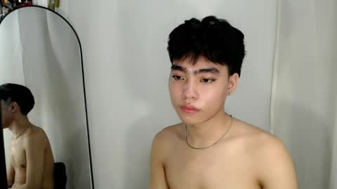 mingkla_man online show from May 22, 2026, 3:24 am