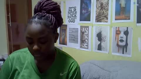 mini_karee online show from March 25, 2026, 8:48 pm