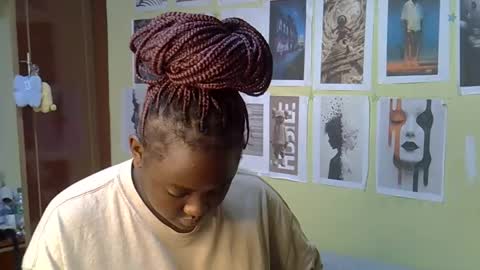 mini_karee online show from March 28, 2026, 10:04 am