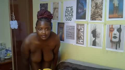 mini_karee online show from March 30, 2026, 8:37 am