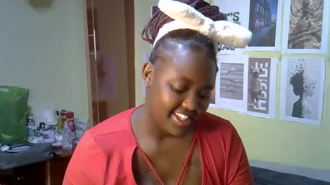 mini_karee online show from April 4, 2026, 5:10 pm