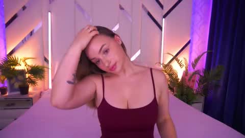 minifox_ online show from November 29, 2025, 8:06 am