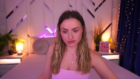 minifox_ online show from February 12, 2026, 9:04 am