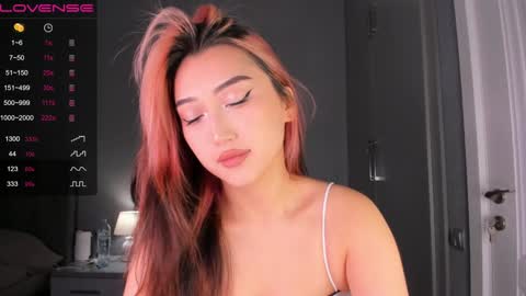 minnie_jin online show from December 13, 2024, 3:54 pm