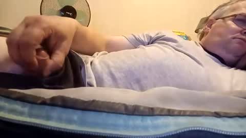 Snapshot of minos60200 chatting on October 28, 2025, 8:00 pm Stephano online show from October 28, 2025, 8:00 pm