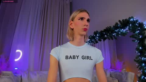 Lianna online show from December 22, 2024, 5:32 pm