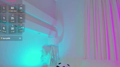 Lianna online show from September 13, 2025, 7:41 am