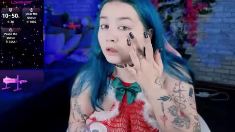 Snapshot of mira_fyre chatting on December 19, 2025, 8:49 pm MIra online show from December 19, 2025, 8:49 pm