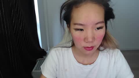 mira_g online show from October 23, 2025, 8:13 am