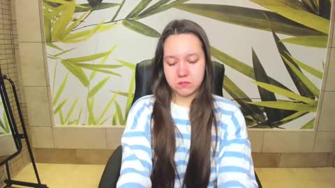 Snapshot of mira_karter chatting on December 8, 2024, 1:35 am Mira online show from December 8, 2024, 1:35 am