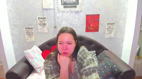 Snapshot of mira_karter chatting on January 28, 2025, 2:00 am Mira online show from January 28, 2025, 2:00 am