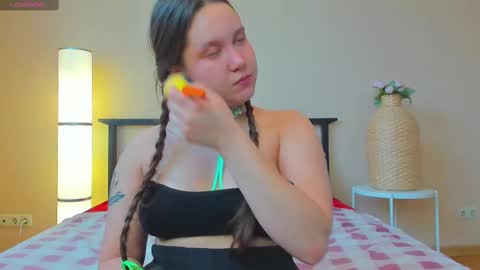 Snapshot of mira_karter chatting on February 4, 2025, 4:05 am Mira online show from February 4, 2025, 4:05 am