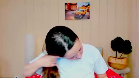 Snapshot of mira_karter chatting on October 16, 2025, 5:08 am Mira online show from October 16, 2025, 5:08 am