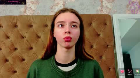 mira_lynxx online show from November 20, 2025, 3:39 am