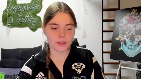 miraa_bloom online show from April 19, 2026, 2:05 pm