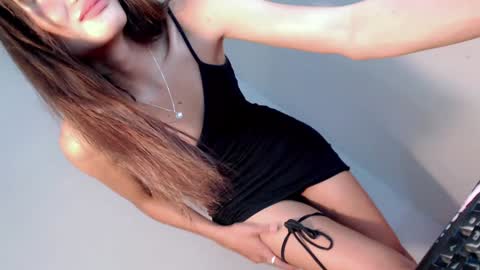 Snapshot of miraclegirl23 chatting on February 26, 2025, 12:27 am Zoey online show from February 26, 2025, 12:27 am